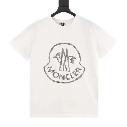 Camiseta con cuello redondo y estampado de colores con máscara MC