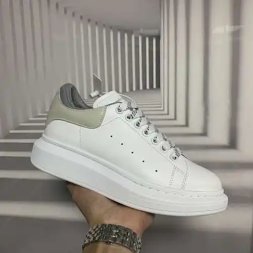 McQueen* Zapatos para hombre y mujer Código: 0318C30 Talla: Mujer 34-41., Hombre 38-46 Observaciones