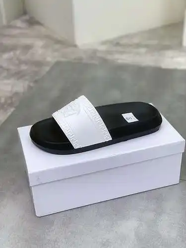 Zapatos de hombre Versace Código: 0427A50 Talla: 38 a 44 (45 a 46 personalizados)