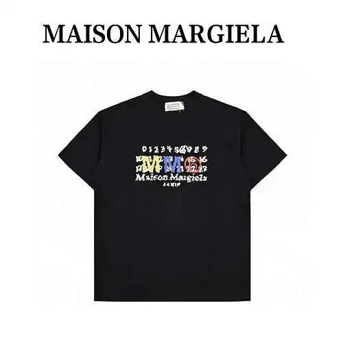 Manga corta con letras MM Margiela estampadas en la parte delantera y trasera