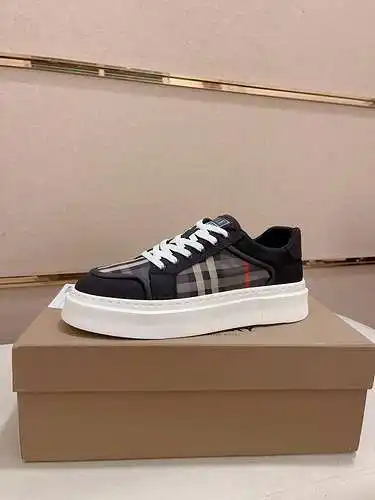 Zapatos de hombre Burberry Código: 0423B40 Talla: 38-44