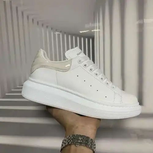 McQueen* Zapatos para hombre y mujer Código: 0415C40 Talla: Mujer 34-41. Hombres 38-46 (El tamaño de