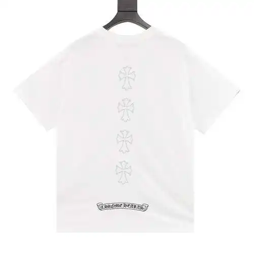 Camiseta de manga corta bordada con hilo plateado y logo bordado en sánscrito CH