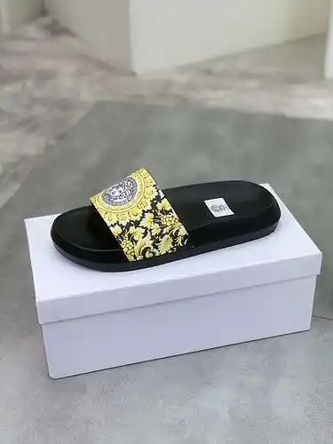 Zapatos de hombre Versace Código: 0427A50 Talla: 38 a 44 (45 a 46 personalizados)