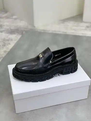 Zapatos de hombre Versace Código: 0426B70 Talla: 38-44 (45 personalizados)