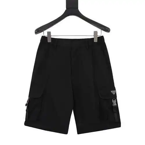 PRD Prada Bermudas cargo de nailon con bolsillos laterales