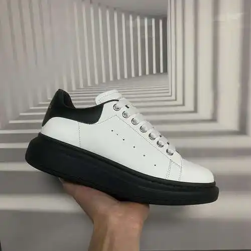 McQueen* Zapatos para hombre y mujer Código: 0318C30 Talla: Mujer 34-41., Hombre 38-46 Observaciones