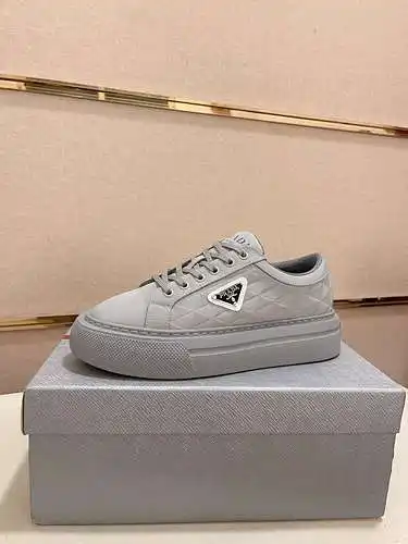 Prada men's shoes Code: 0423C20 Size: 38-44 (45 orders are not returnable)