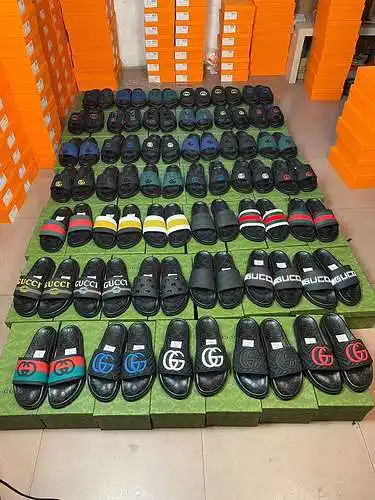 Zapatos de hombre GUCCI Código: 0426A50 Talla: 38-45 Colección grande