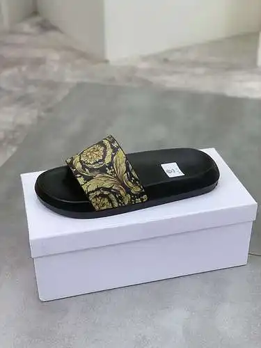 Zapatos de hombre Versace Código: 0427A50 Talla: 38 a 44 (45 a 46 personalizados)