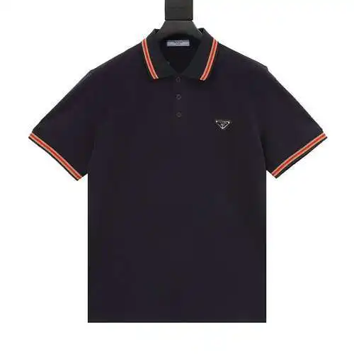Polo PRD/Prada de manga corta con logo de triángulo metálico en el pecho