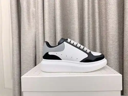 McQueen* Zapatos para hombre y mujer Código: 0318C30 Talla: Mujer 34-41., Hombre 38-46 Observaciones