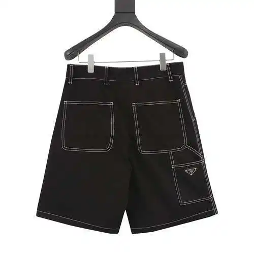 Prada PRD 24 pantalones cortos cargo con línea marcada con triángulo de nuevo estilo