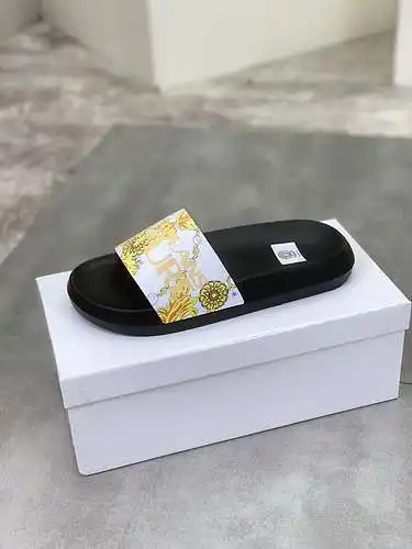 Zapatos de hombre Versace Código: 0427A50 Talla: 38 a 44 (45 a 46 personalizados)