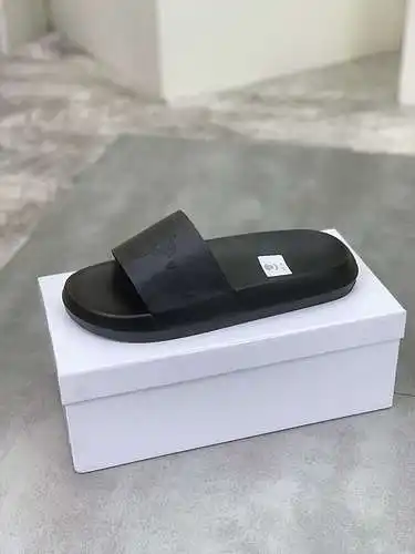 Zapatos de hombre Versace Código: 0427A50 Talla: 38 a 44 (45 a 46 personalizados)