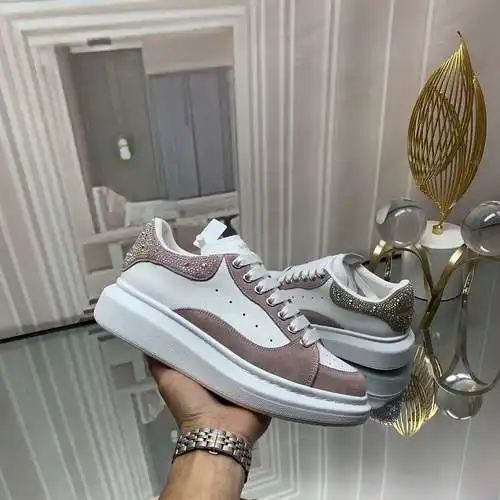McQueen* Zapatos para hombre y mujer Código: 0415C80 Talla: Mujer 34-41. Hombres 38-46 (El tamaño de