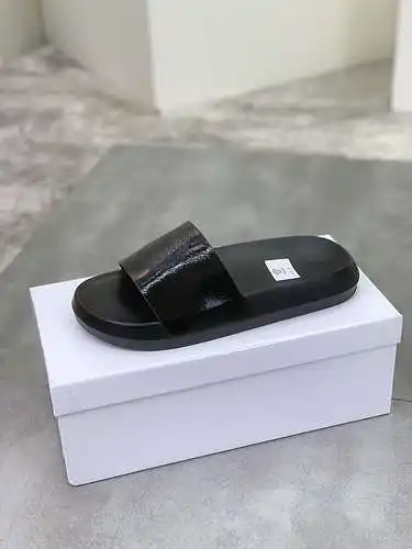 Zapatos de hombre Versace Código: 0427A50 Talla: 38 a 44 (45 a 46 personalizados)