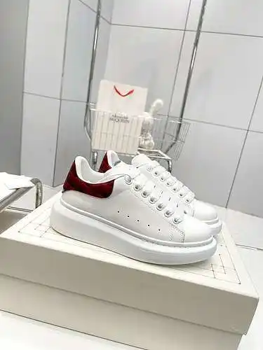 McQueen* Zapatos para hombre y mujer Código: 0318C30 Talla: Mujer 34-41., Hombre 38-46 Observaciones