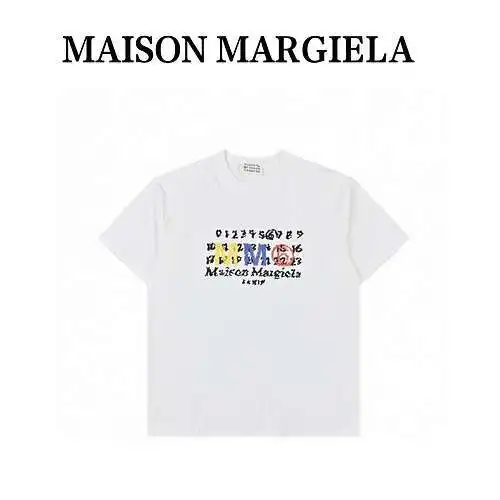 Manga corta con letras MM Margiela estampadas en la parte delantera y trasera
