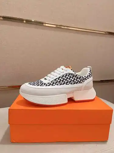 Zapatos de hombre Hermes Código: 0422B50 Talla: 38-44. (45 está hecho a medida y no se puede devolve