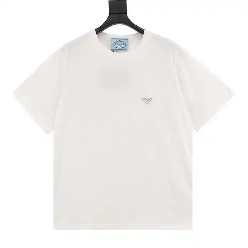 Camiseta de manga corta con logo clásico de la marca PRD Prada