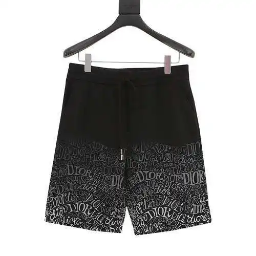 pantalones cortos con letras CD degradadas
