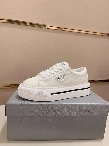 Prada men's shoes Code: 0423C20 Size: 38-44 (45 orders are not returnable)