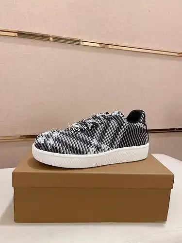 Zapatos de hombre Burberry Código: 0423B40 Talla: 38-44