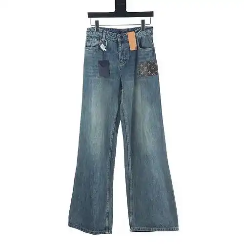 Pantalones denim acampanados con logo de piel para presbicia LV