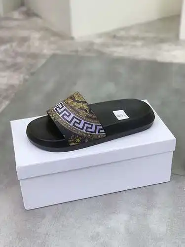 Zapatos de hombre Versace Código: 0427A50 Talla: 38 a 44 (45 a 46 personalizados)