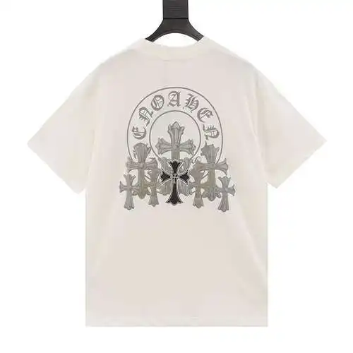 Camiseta de manga corta con estampado de cruz metálica superpuesta CH24ss