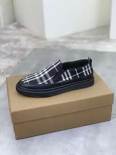 Zapatos de hombre Burberry Código: 0427B30 Talla: 38-44