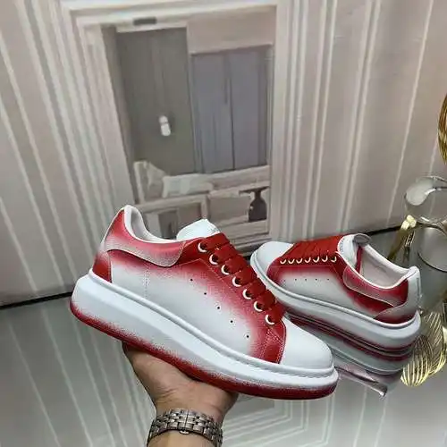 McQueen* Zapatos para hombre y mujer Código: 0415C40 Talla: Mujer 34-41. Hombres 38-46 (El tamaño de