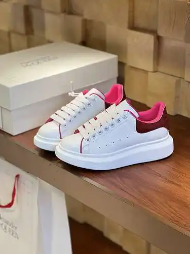 McQueen* Zapatos para hombre y mujer Código: 0318C30 Talla: Mujer 34-41., Hombre 38-46 Observaciones