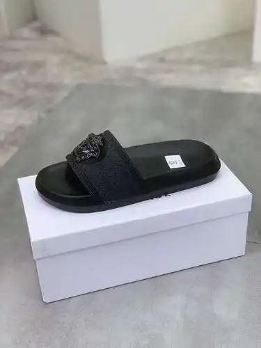 Zapatos de hombre Versace Código: 0427A60 Talla: 38 a 44 (45 a 46 personalizados)