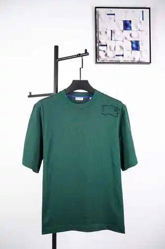 Burberry camiseta con caballo de guerra bordado patchwork verde