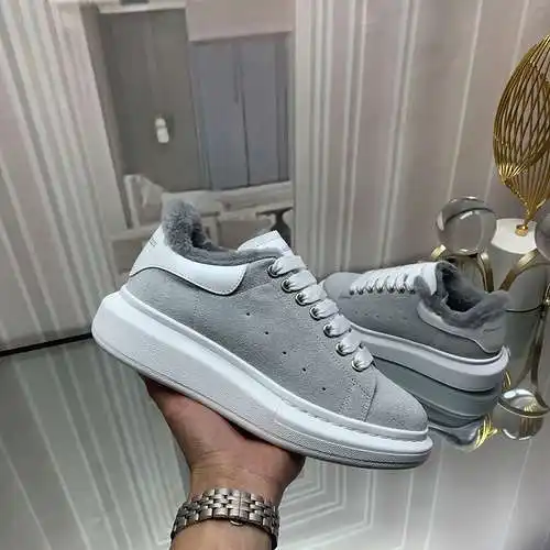 McQueen* Zapatos para hombre y mujer Código: 0318C30 Talla: Mujer 34-41., Hombre 38-46 Observaciones