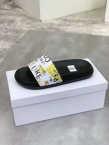 Zapatos de hombre Versace Código: 0427A50 Talla: 38 a 44 (45 a 46 personalizados)