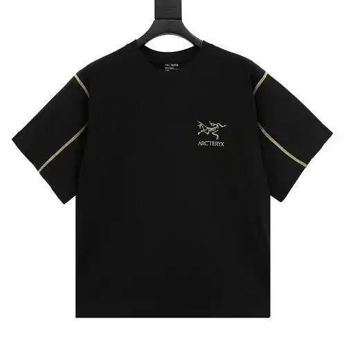 ARC' TERYX Camiseta Arc'teryx de manga corta estampada con pespuntes