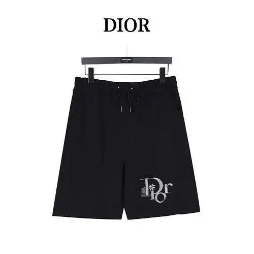 Shorts CD Dior con letras bordadas en el bajo