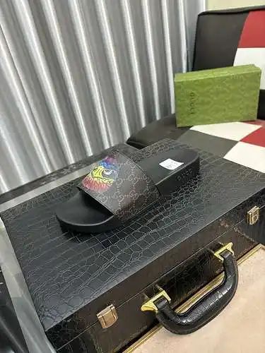 Zapatos de hombre GUCCI Código: 0503A40 Talla: 38-44