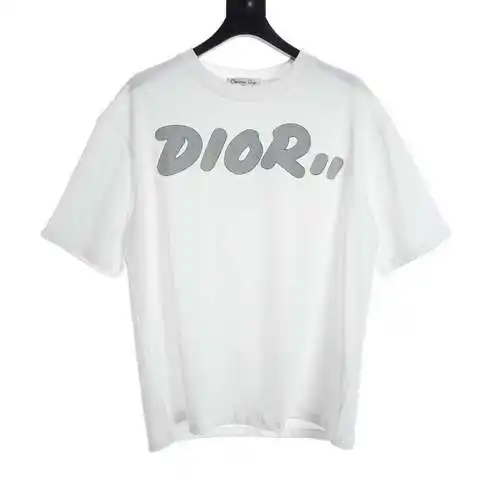 Camiseta de manga corta con estampado de letras CD