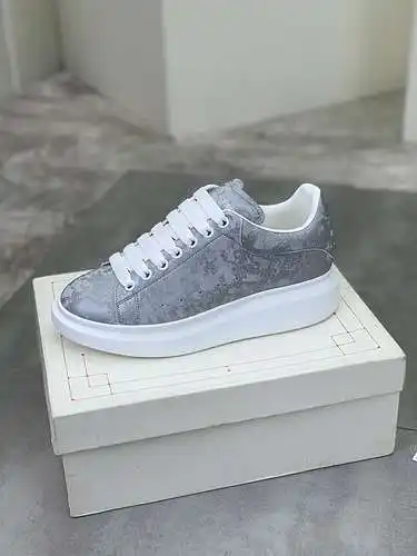 Zapatos de hombre McQueen* Código: 0429B40 Talla: 38-44 (45 personalizados)