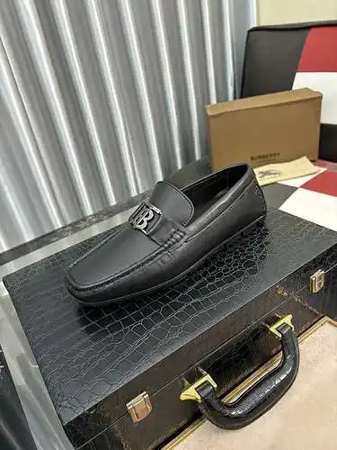 Zapatos de hombre Burberry Código: 0503C20 Talla: 38-44