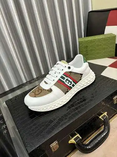 Zapatos de hombre GUCCI Código: 0504B30 Talla: 38-44