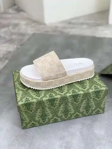 Zapatos GUCCI para hombre y mujer Código: 0429B00 Talla: 35-44