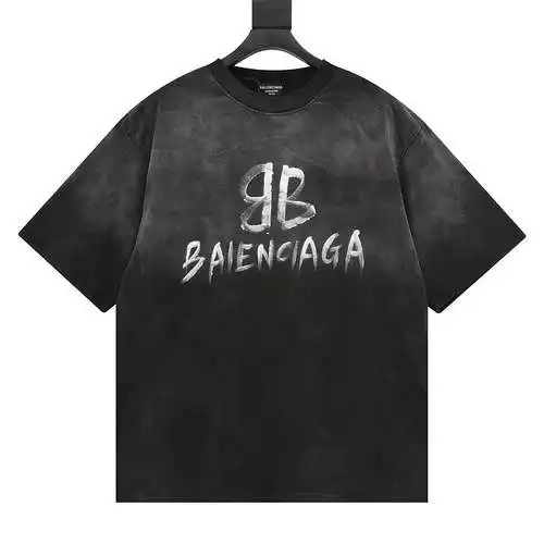 Camiseta con cuello redondo y estampado de letras cursivas lavadas BLCG