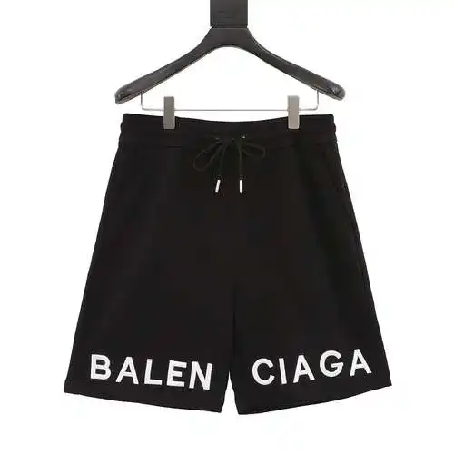 BLCG shorts con letras bordadas en el dobladillo