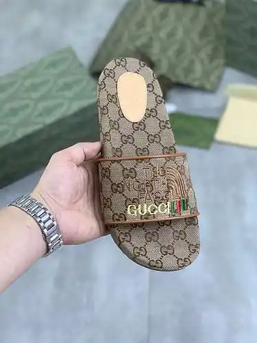 Zapatos GUCCI para hombre y mujer Código: 0502B00 Talla: 35-44