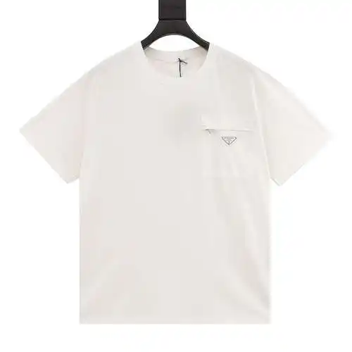 Camiseta de manga corta con logo de la marca PRD Prada Pocket Iron